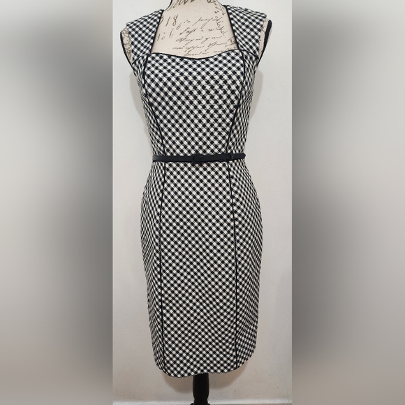 White House/Black Market Gingham, Square Neck & Keyhole Back Dress. Size 2 - Picture 1 of 7